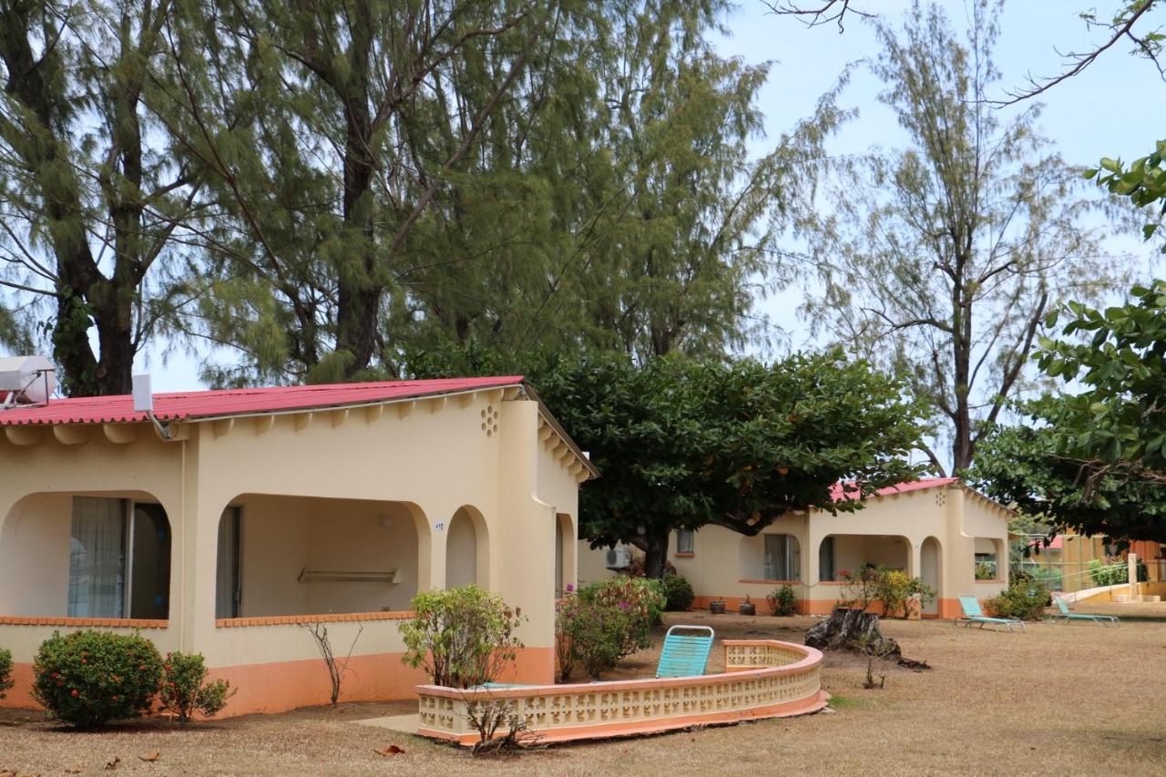 Crown Point Beach Hotel Exterior photo